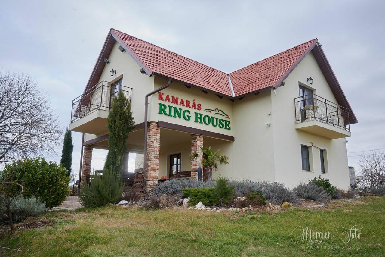 Kamaras Ring House Bed & Breakfast Mogyorod Exterior photo